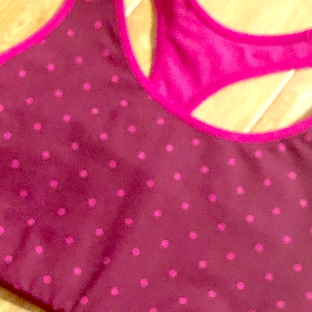 💥NWOT.OLD NAVY SPORTS BRA. SIZE MEDIUM💥